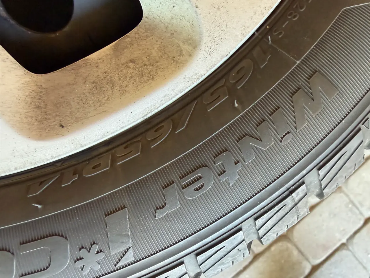 Billede 1 - Hankook Vinterdæk med fælg