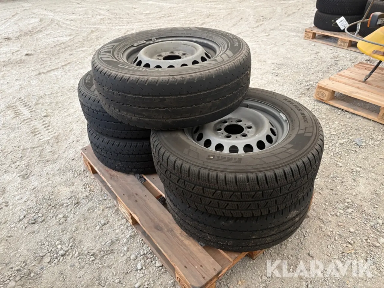 Billede 4 - Dæk Nokian/Pirelli 235/65R16C - 5 styk