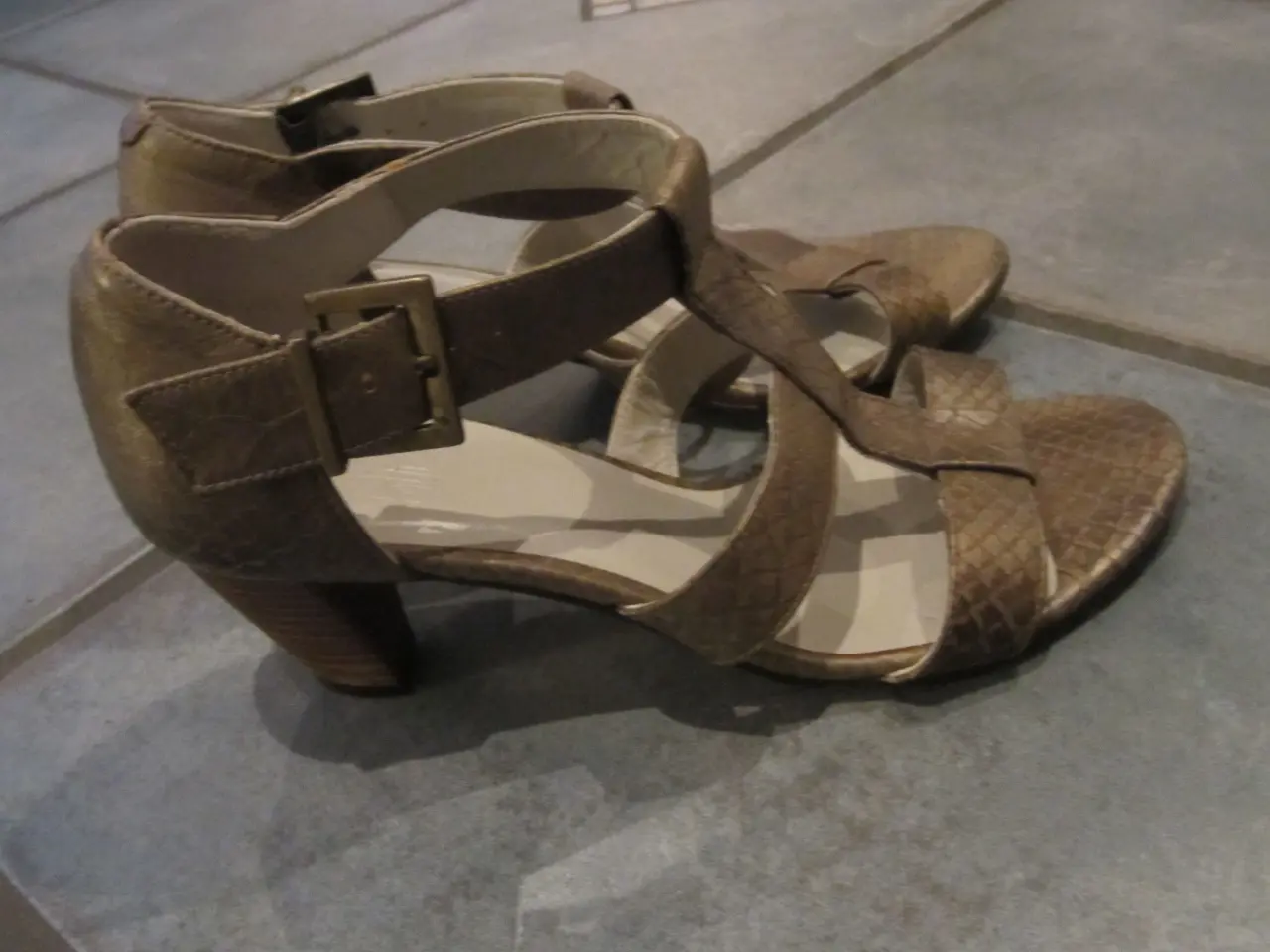 Billede 1 - Flotte sandaler fra Billibi i str. 38