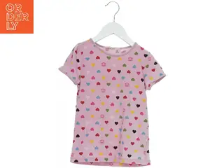 Børne T-shirt med hjerteprint fra H&M (str. 122)