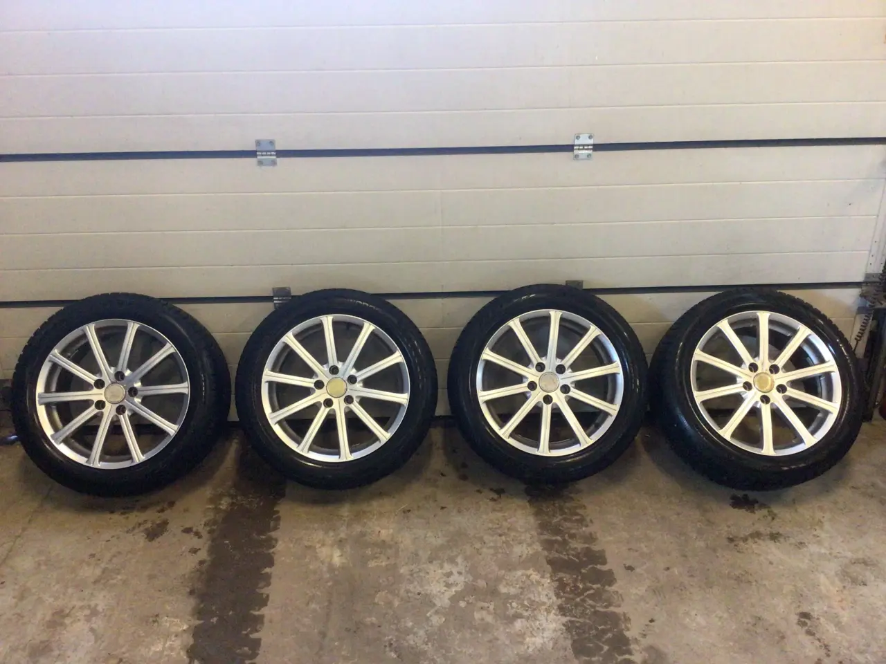 Billede 1 - 17” Alu med næsten nye vinterdæk 225/50r17.