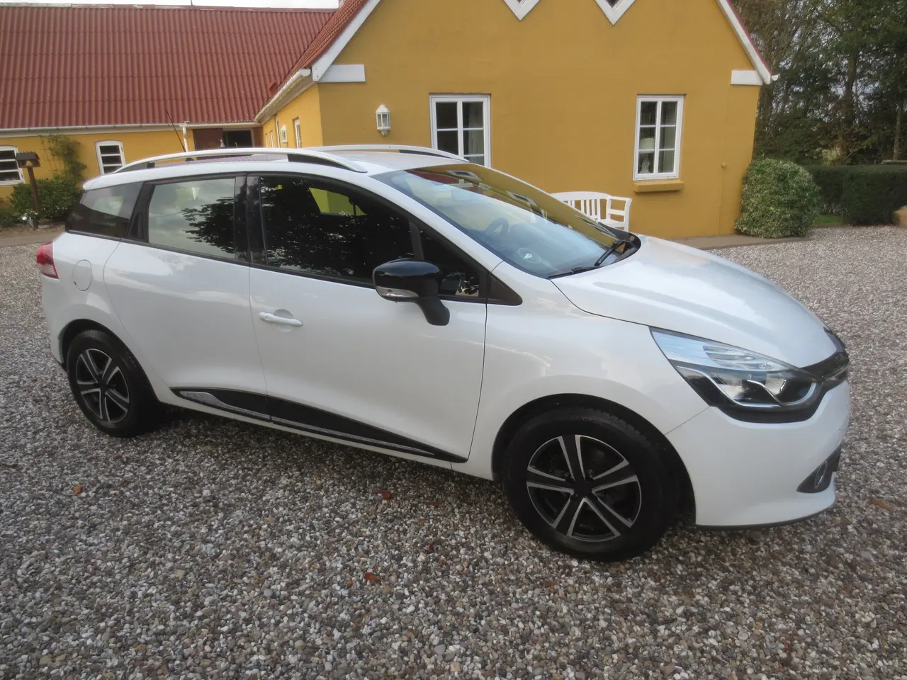 Billede 4 - Fin Renault Ny Clio 1.2 i År 14. Synet 4/26.