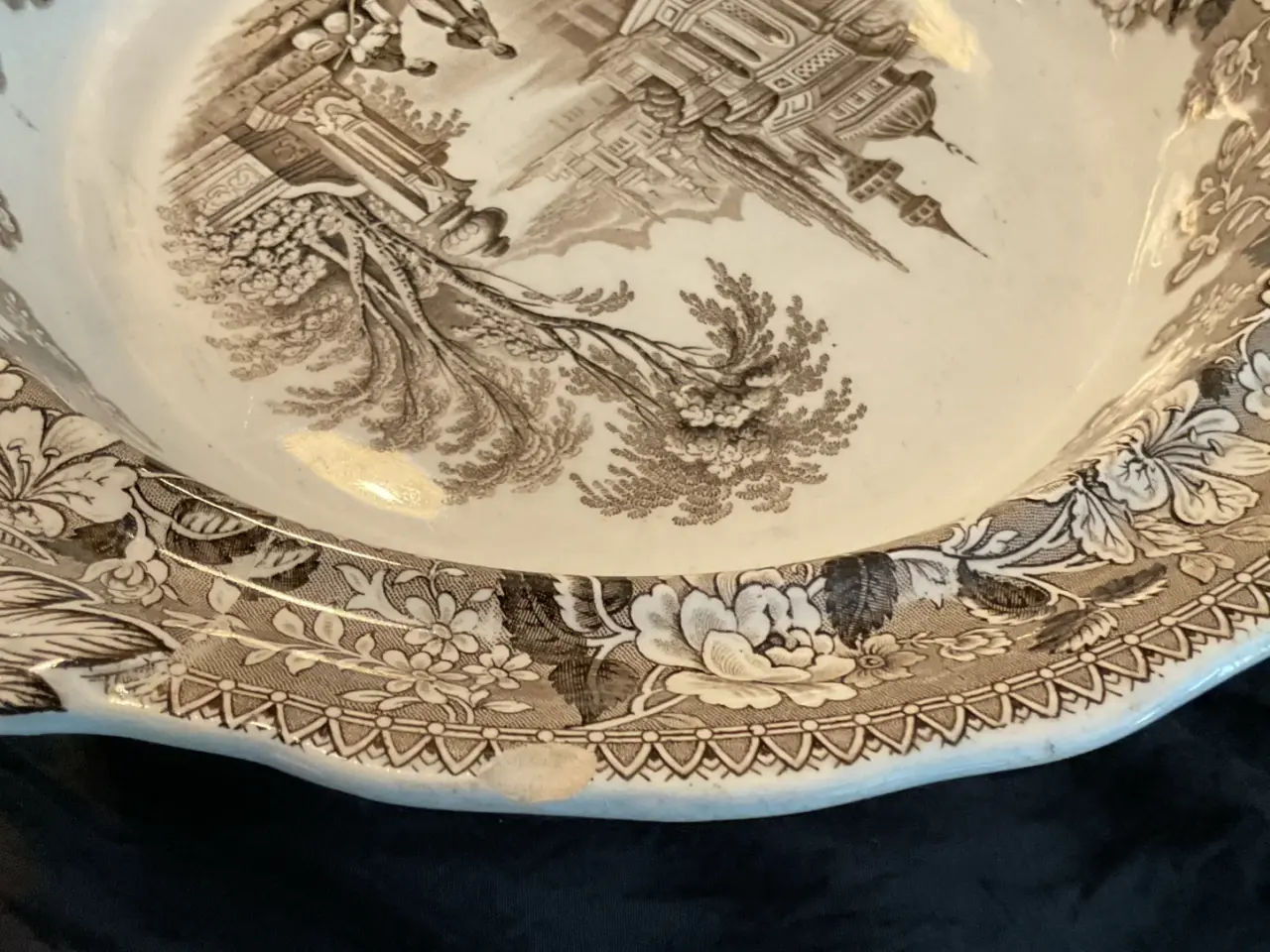 Billede 4 - Engelsk 1800 tals fajance med samme motiv