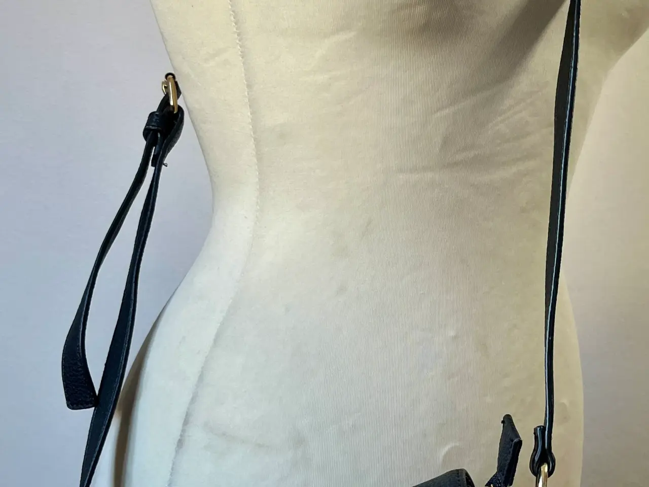 Billede 2 - Tommy Hilfiger, skuldertaske i skind