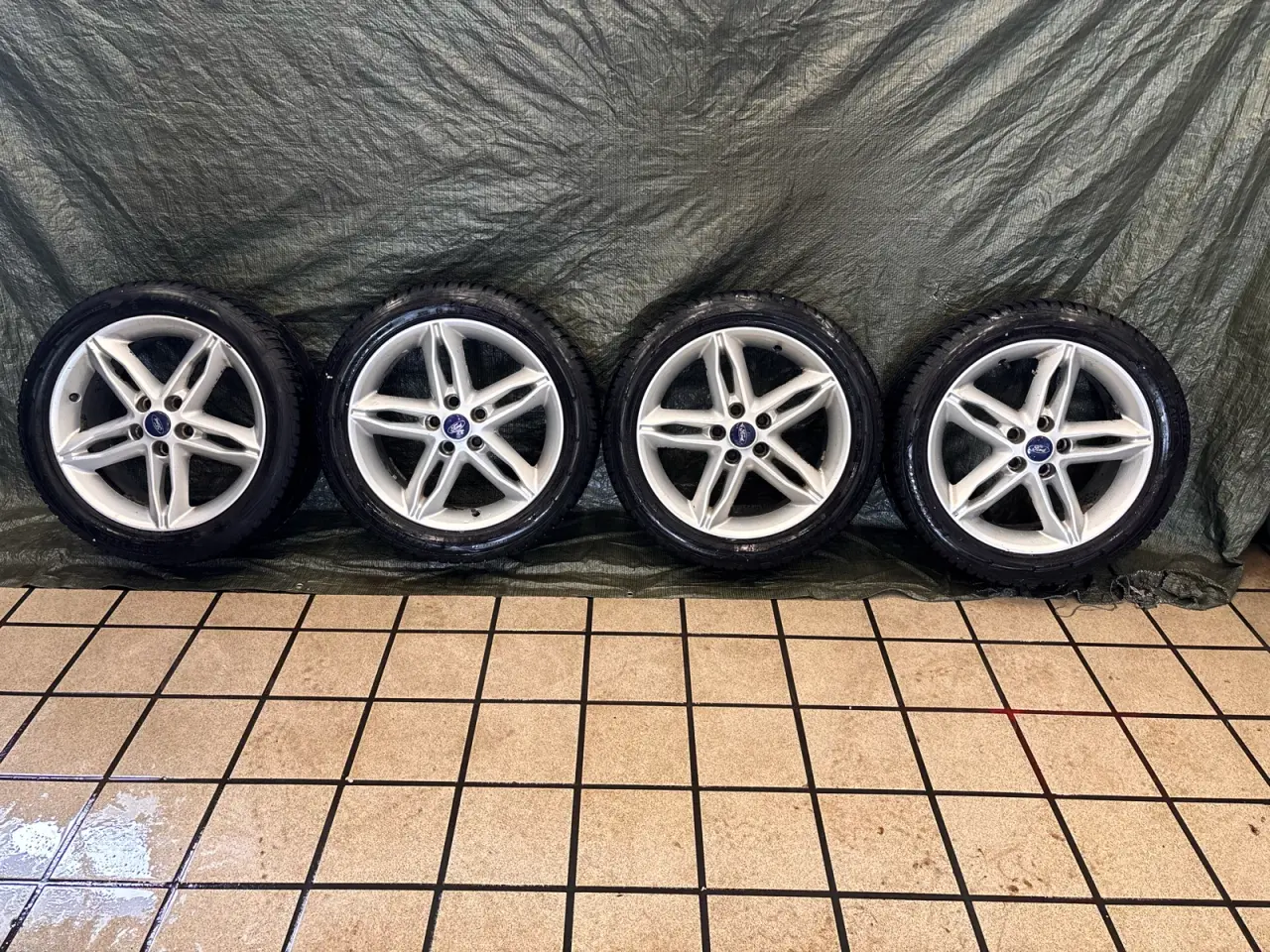 Billede 2 - Sælger et pænt sæt originale Ford alufælge med TPM