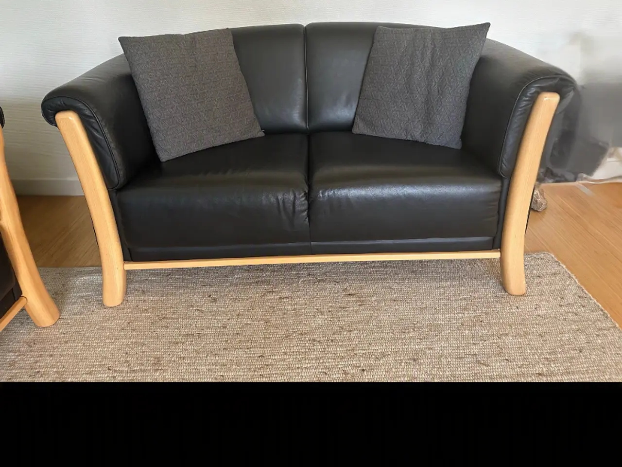 Billede 3 - PRÆSENTABELT SOFAGRUPPE EN 2- OG 3 PERSONERS SOFA