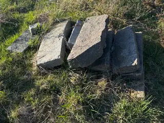 Kantsten , Chausse og lidt brosten