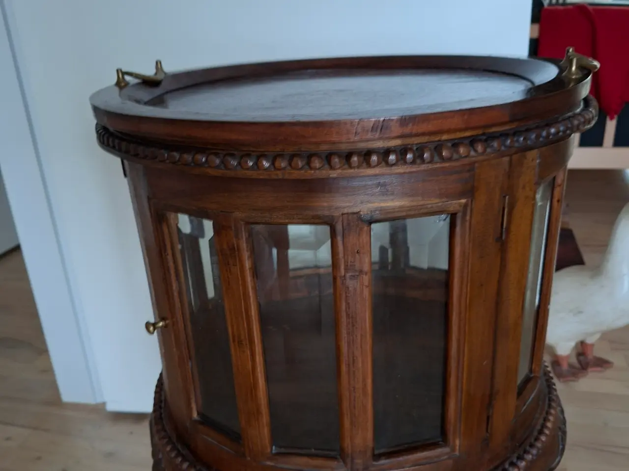Billede 4 - Rundt Vitrine barskab Ø 50 cm