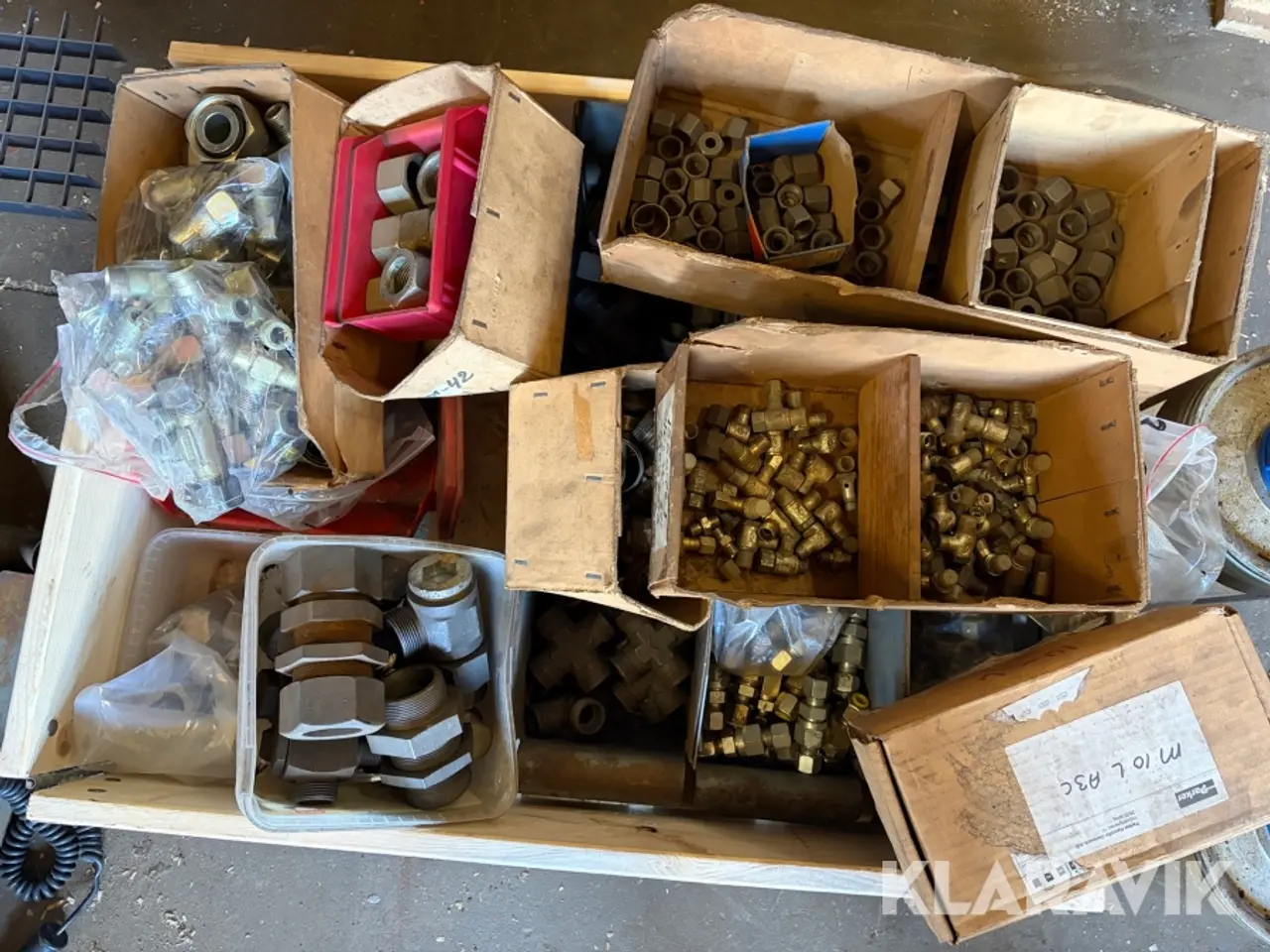 Billede 2 - Lot - Fittings og smørefedt - 1 palle