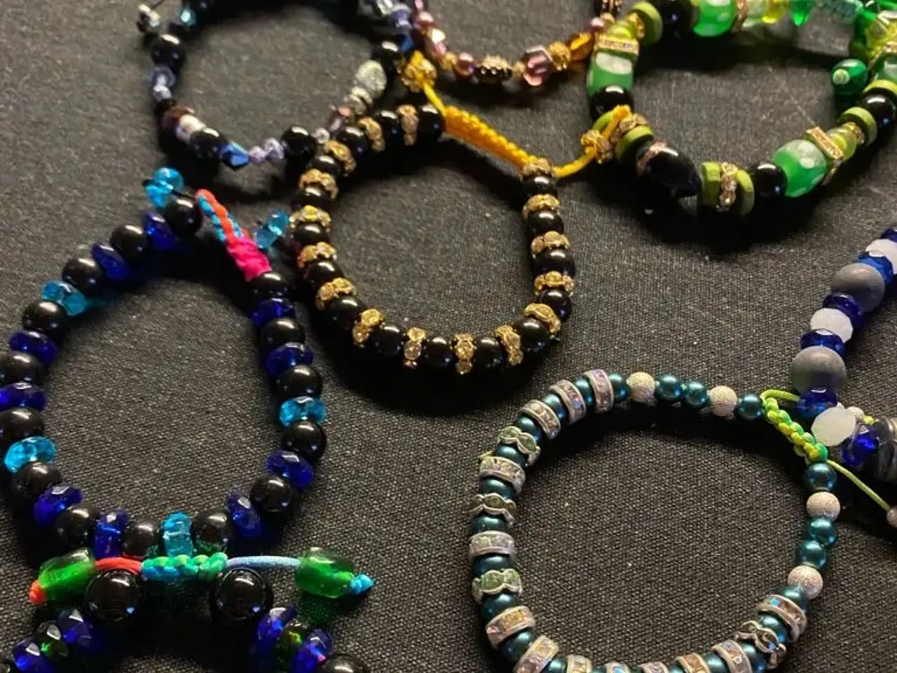 Billede 6 - Nye knyttede armbånd