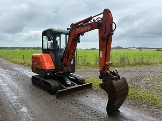 Hitachi 2,7 tons minigraver
