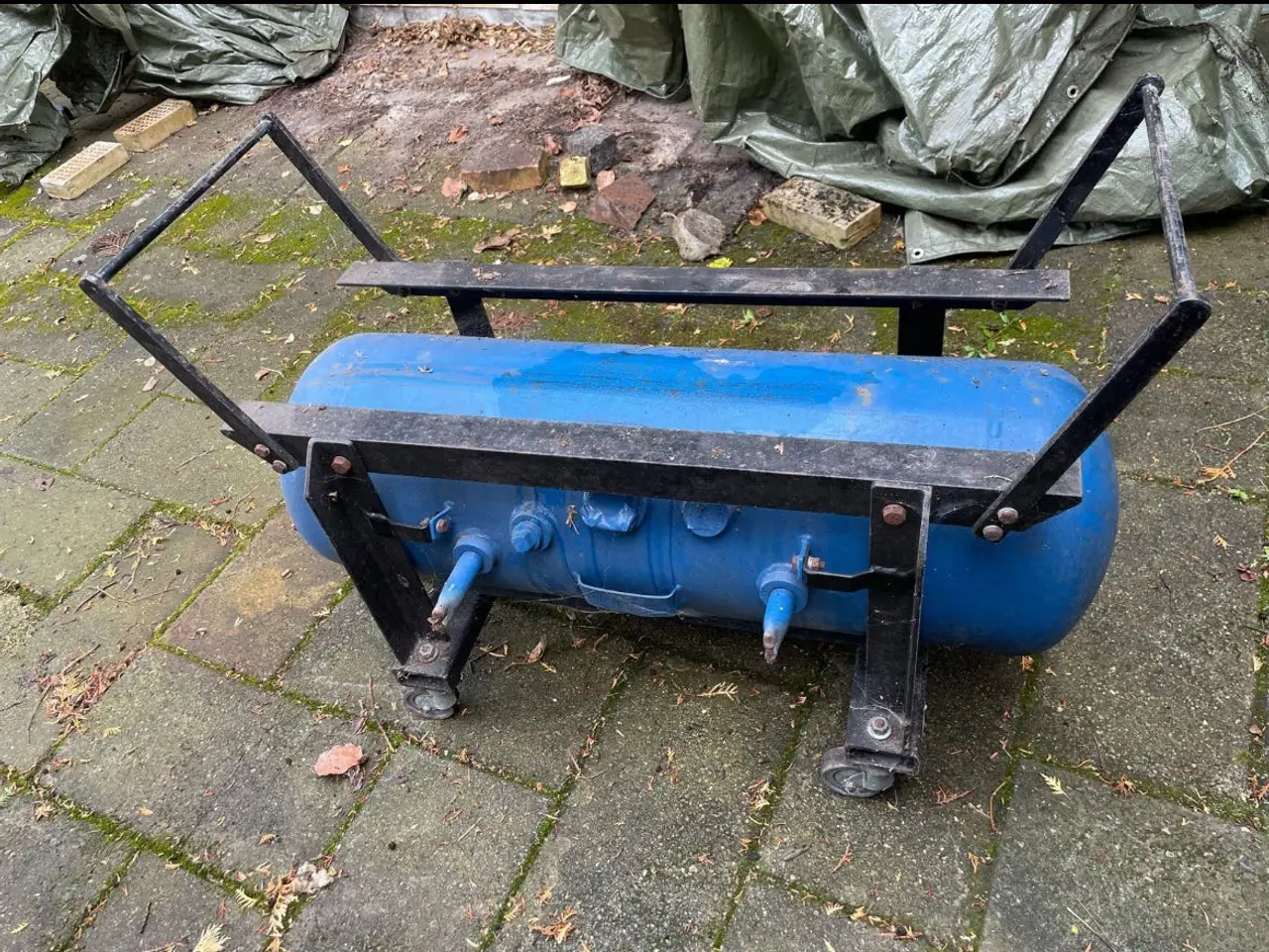 Billede 2 - Propan tank med speciel bygget understel