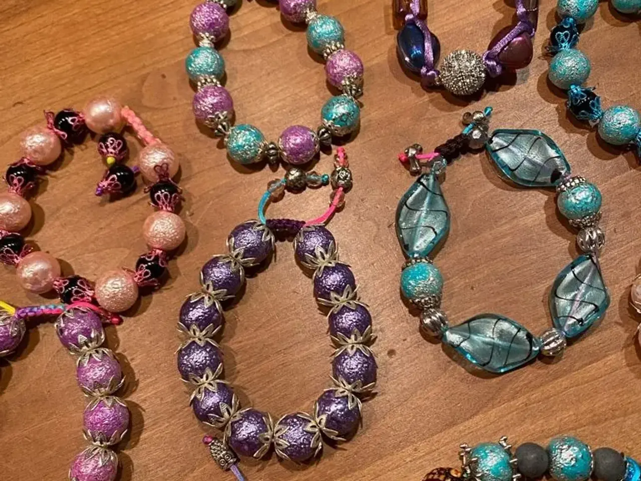 Billede 2 - Nye knyttede armbånd