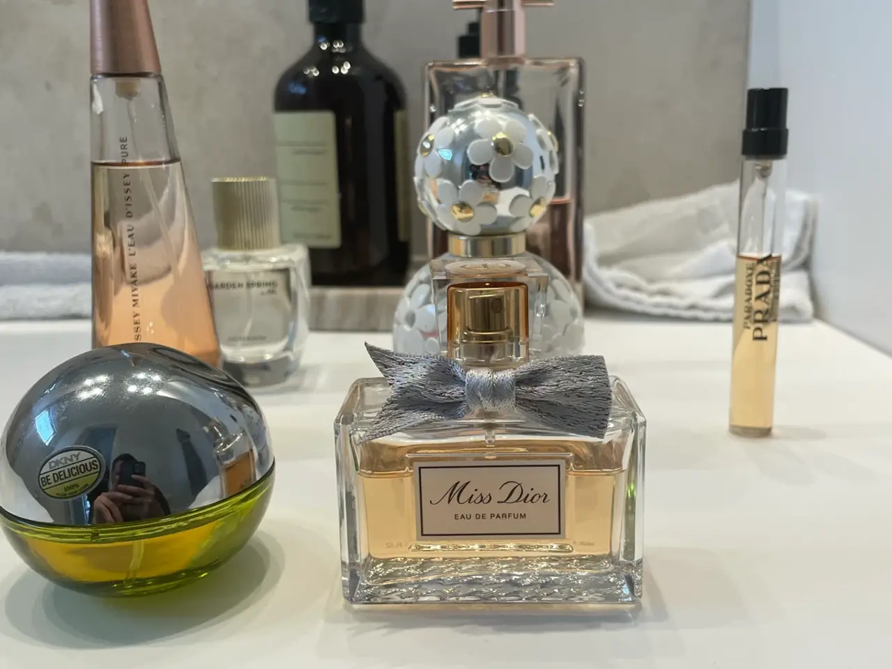 Billede 1 - Salg af kvinde parfume