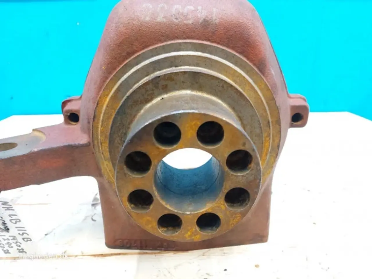 Billede 4 - New Holland LB115B Styrespindel Hus 85821290