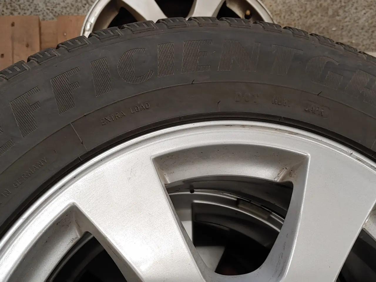 Billede 8 - Komplet Volvo XC Alufælge med dæk 235/65 R17