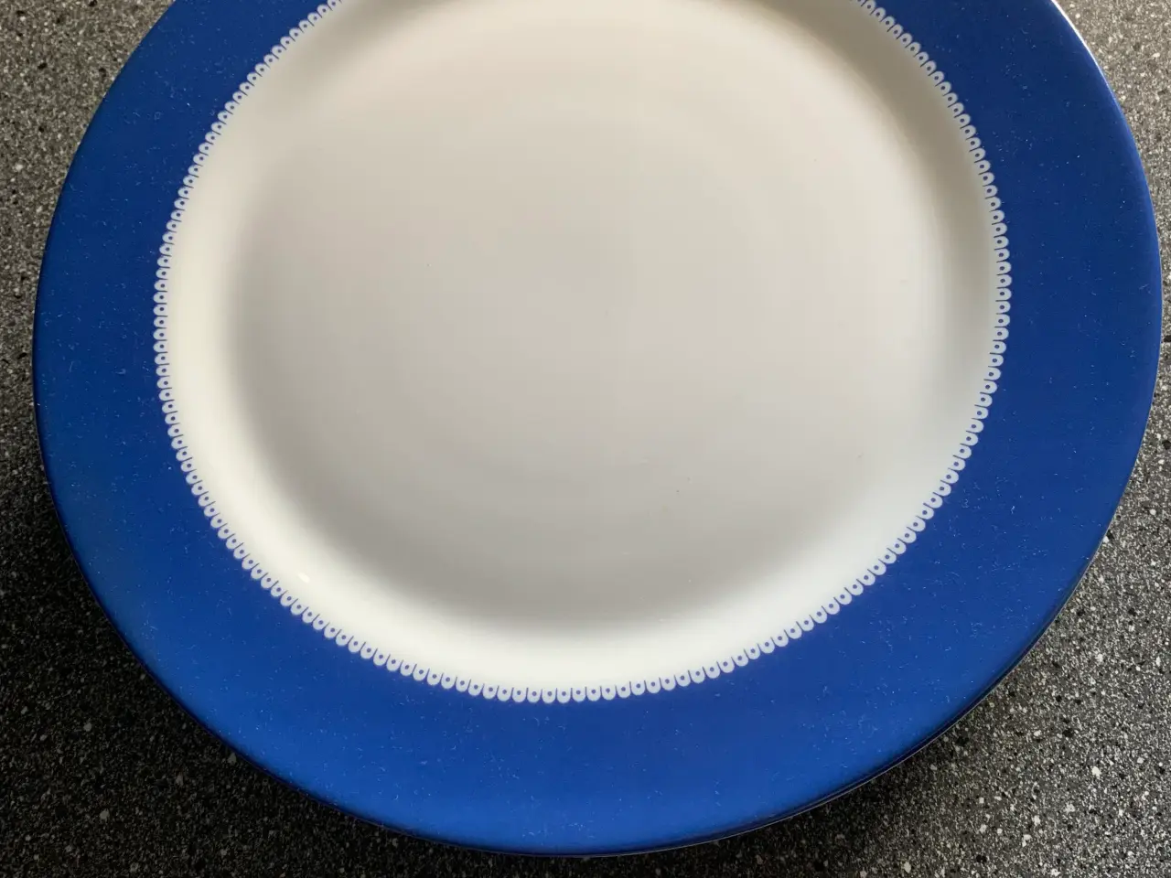 Billede 1 - Arcopal tallerkner 12 stk