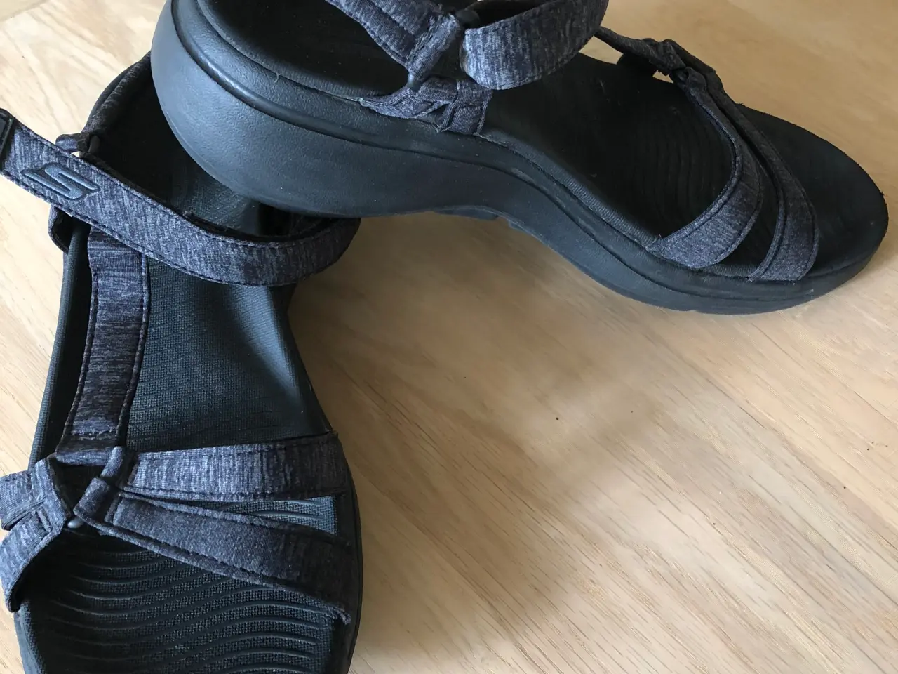 Billede 1 - Sketchers sandaler str 39.