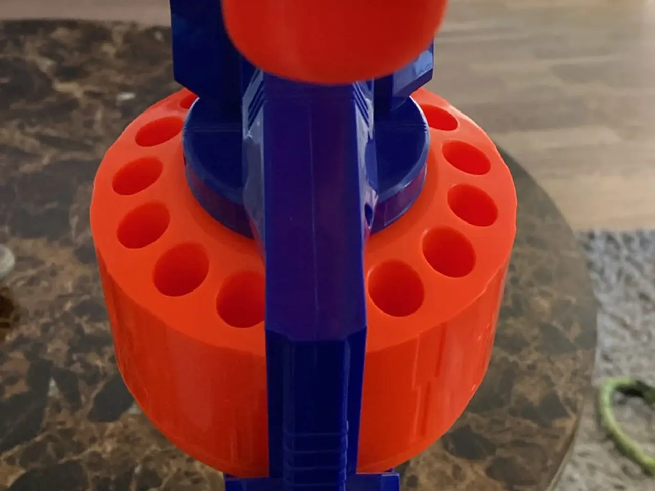 Billede 3 - Stor Nerfguns med pile og en lille følger med