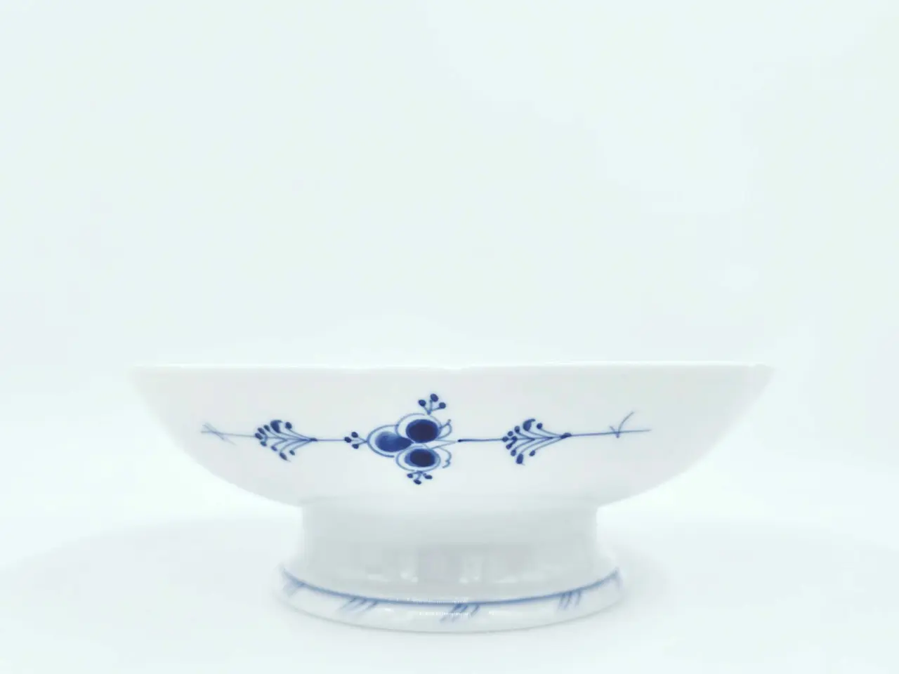 Billede 8 - Musselmalet Skål På Lav Fod Blåmalet Porcelæn 