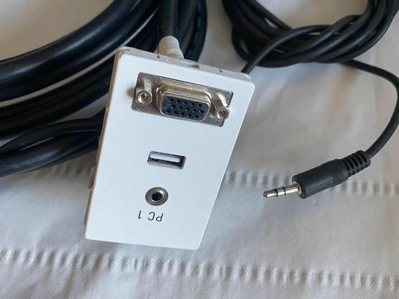 Billede 1 - LK Fuga vægudtag VGA. USB og mini jack lyd.