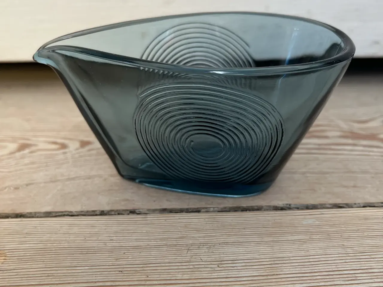 Billede 4 - Smuk grå glas Flødekande