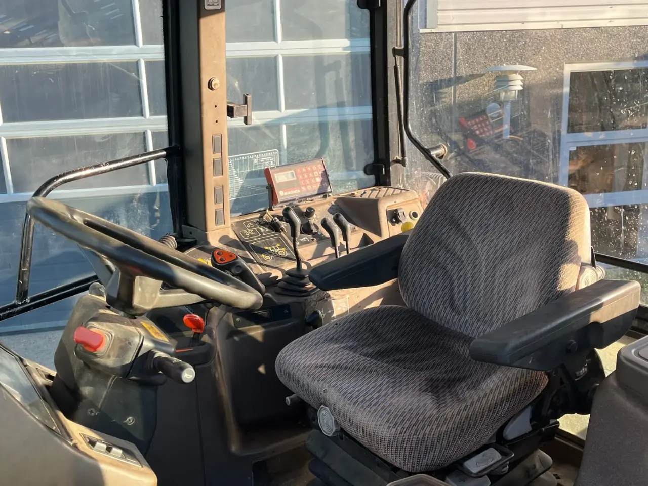 Billede 6 - New Holland M100 Med frontlift og turbo