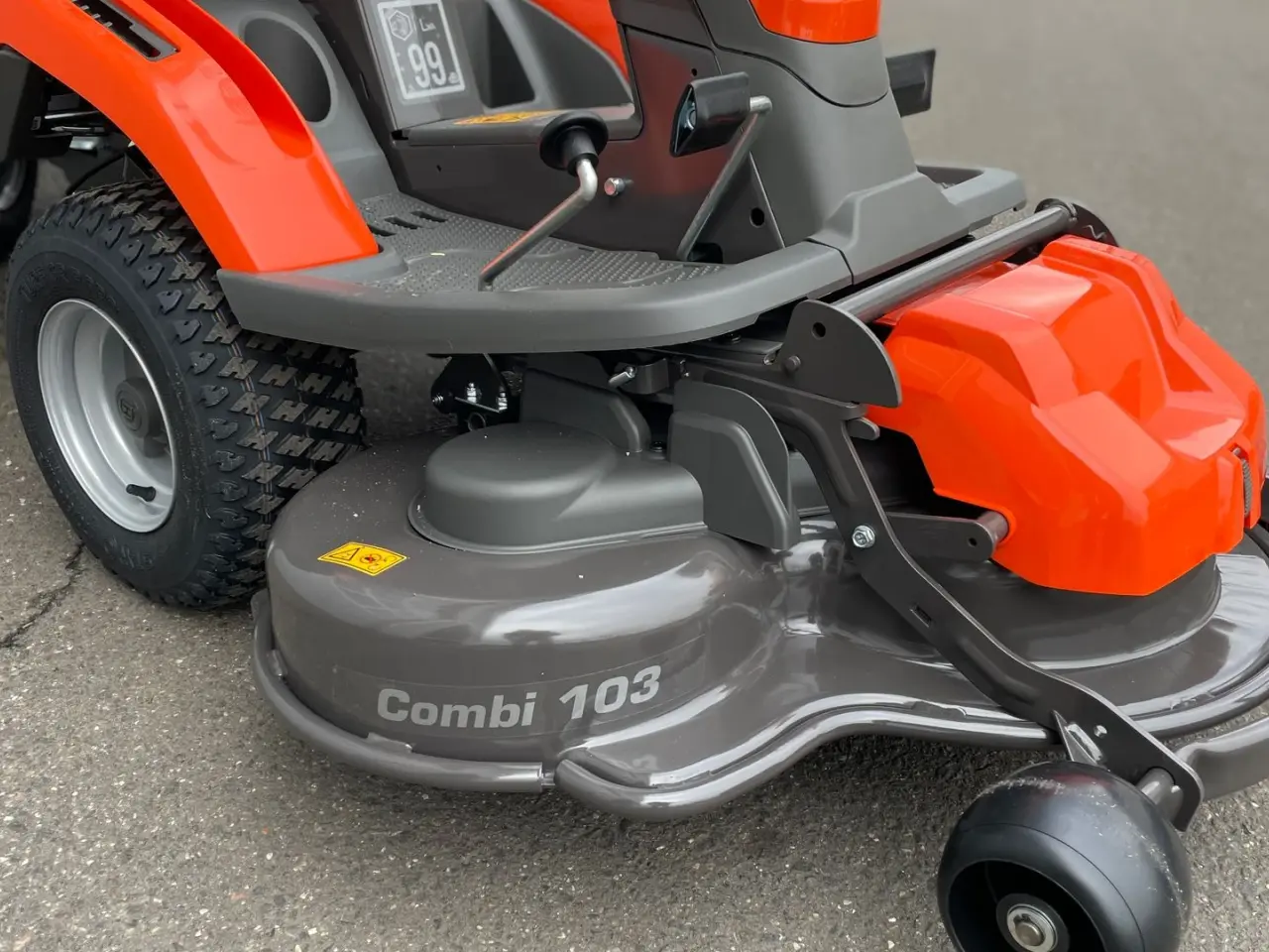 Billede 6 - Husqvarna R216Ts Awd inkl. 103cm klipper - NY MODEL