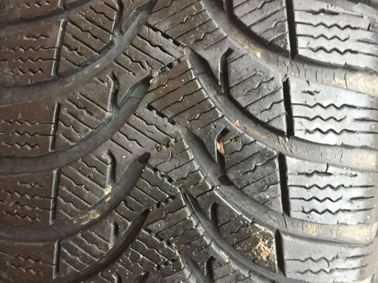 Billede 3 - 4 stk vinterdæk str 205/55/16 michelin