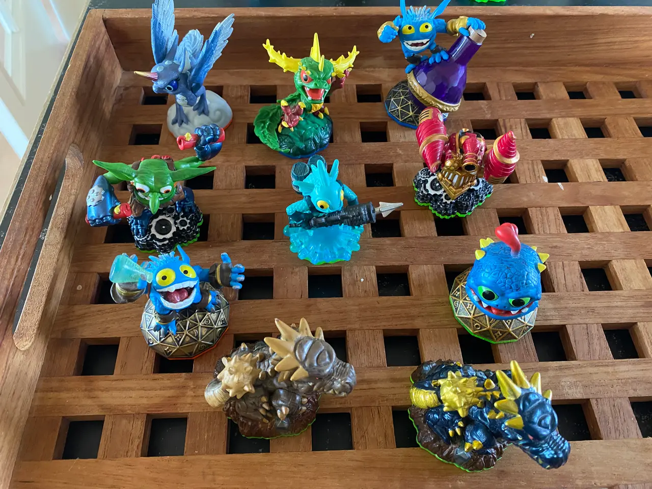 Billede 7 - 53 stk. Skylanders og rund taske og 1 mønt