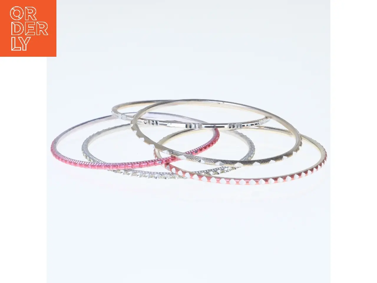 Billede 1 - Sæt af bangles i forskellige designs (str. Ø 6 cm)