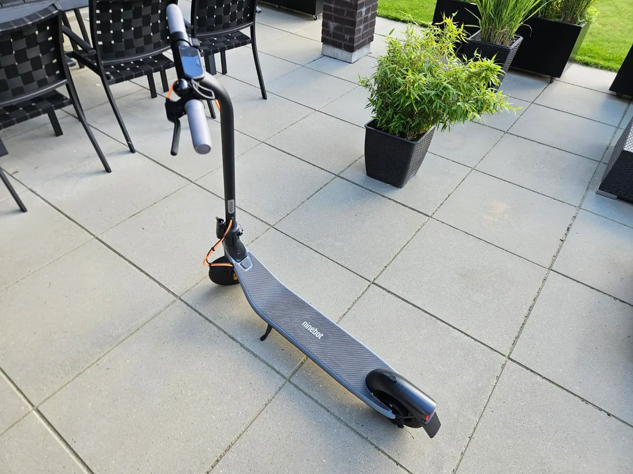 Billede 1 - Ninebot KickScooter E2 Plus – El-løbehjul med opla