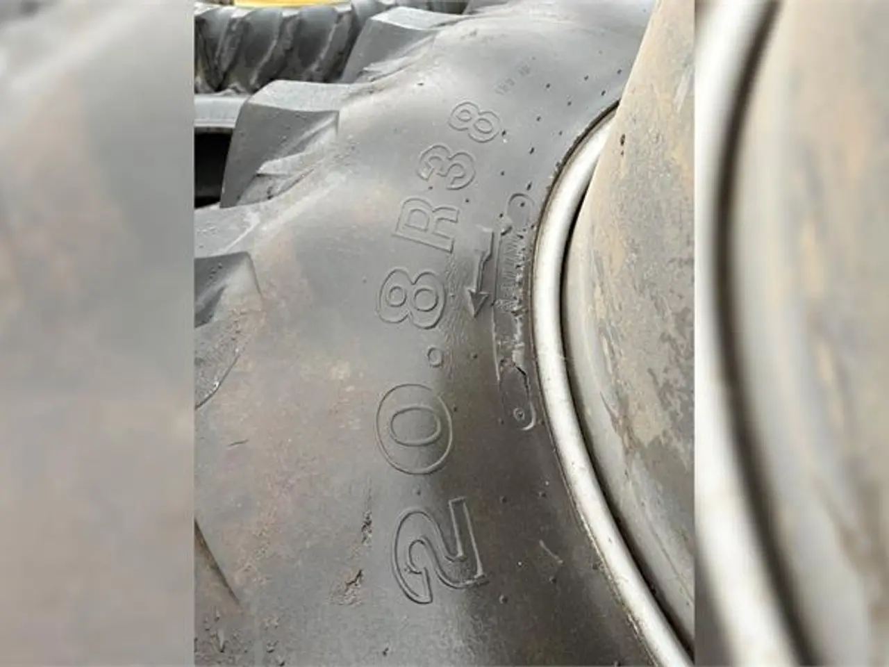 Billede 2 - Firestone 520/85R38 / 20.8R38 20.8-38 med 8 spænder