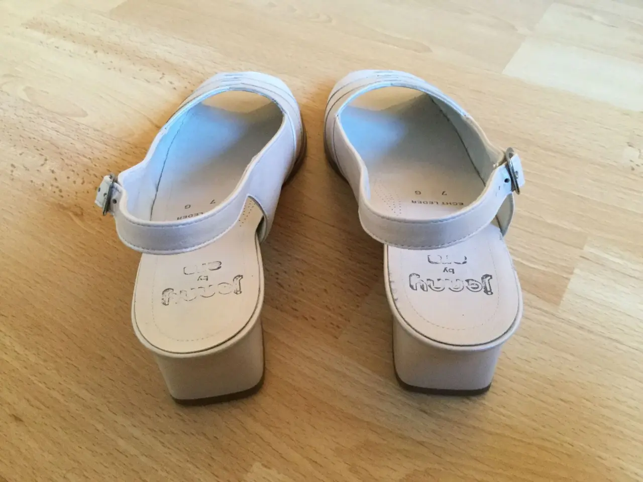 Billede 2 - Sandaler - Nye. Jenny by ara i str. 7 / 41