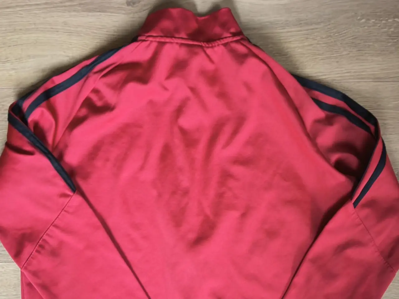 Billede 4 - MANCHESTER UNITED TRACK TOP, STR. 14, FLOT STAND