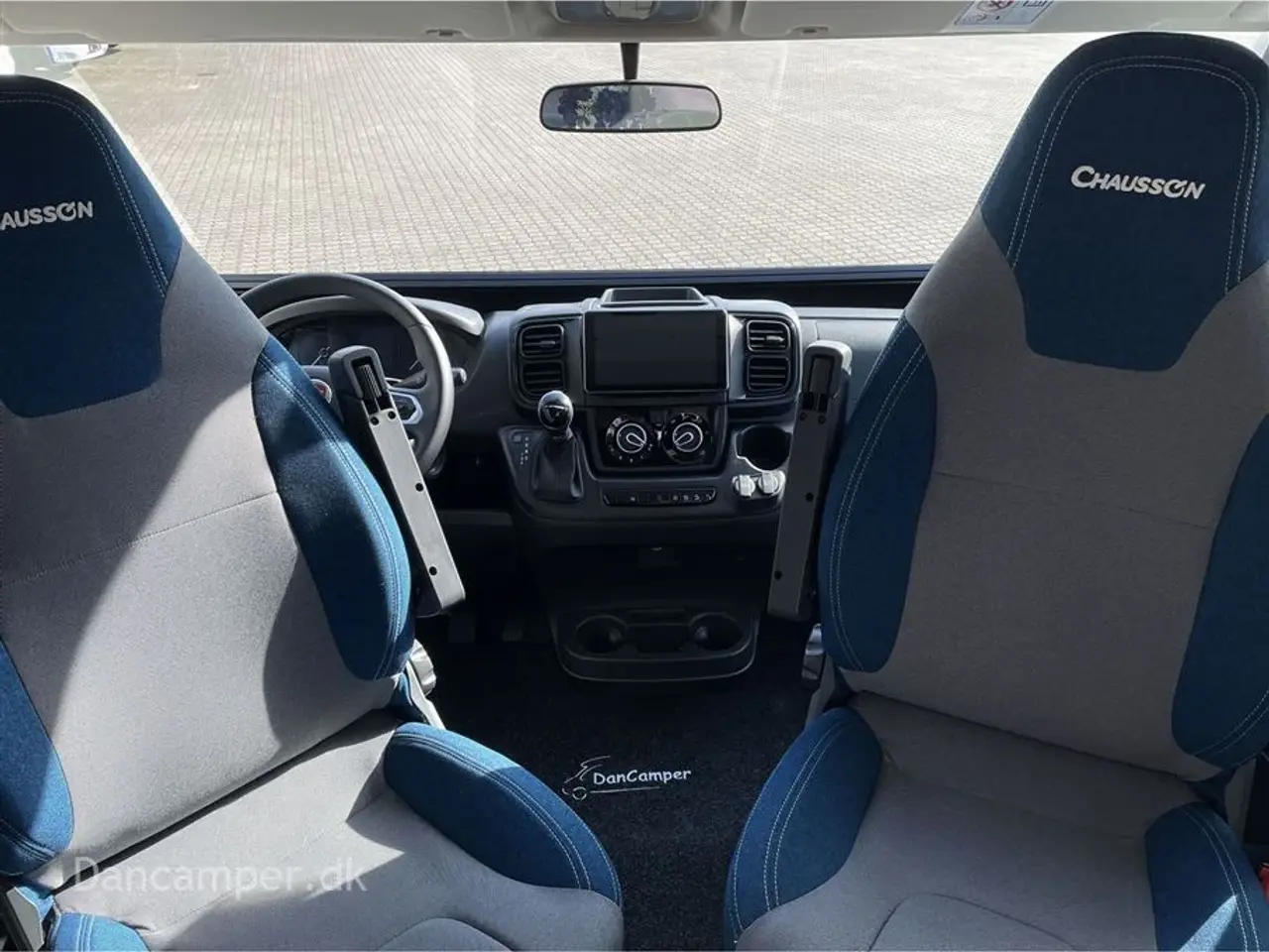 Billede 10 - 2024 - Chausson X650 Exclusive line   TILBUDSPRIS kr. 999.900,- SPAR kr. 50.000,- Camper med stor Lounge og siddegruppe, 9-trins automatgear, sænkeseng, stor garage, specialfælge, Connect- og X-tilbehørspakke ,