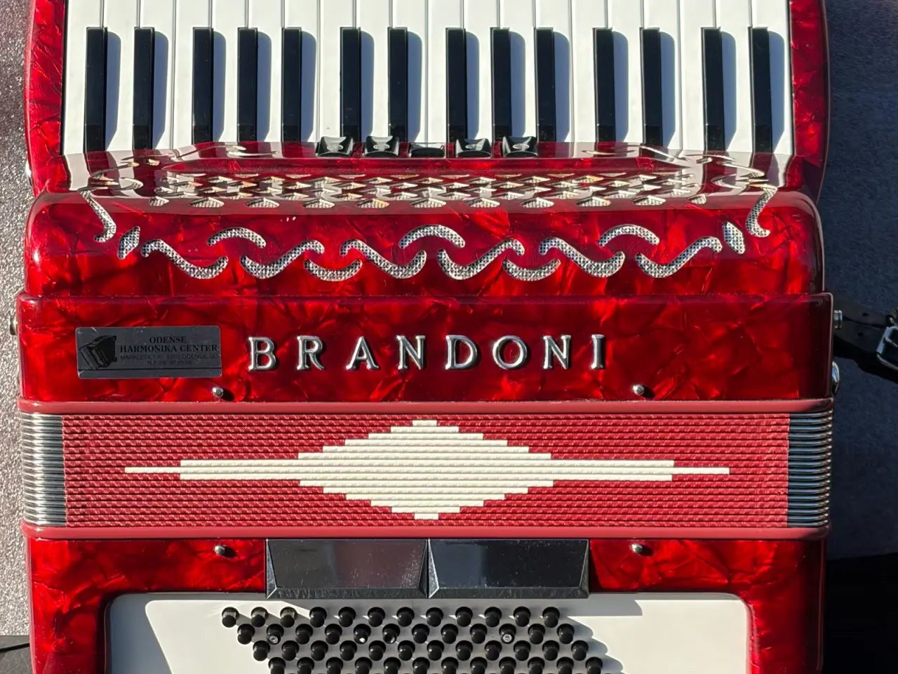 Billede 1 - Brandoni 67 – flot italiensk harmonika, 34/72