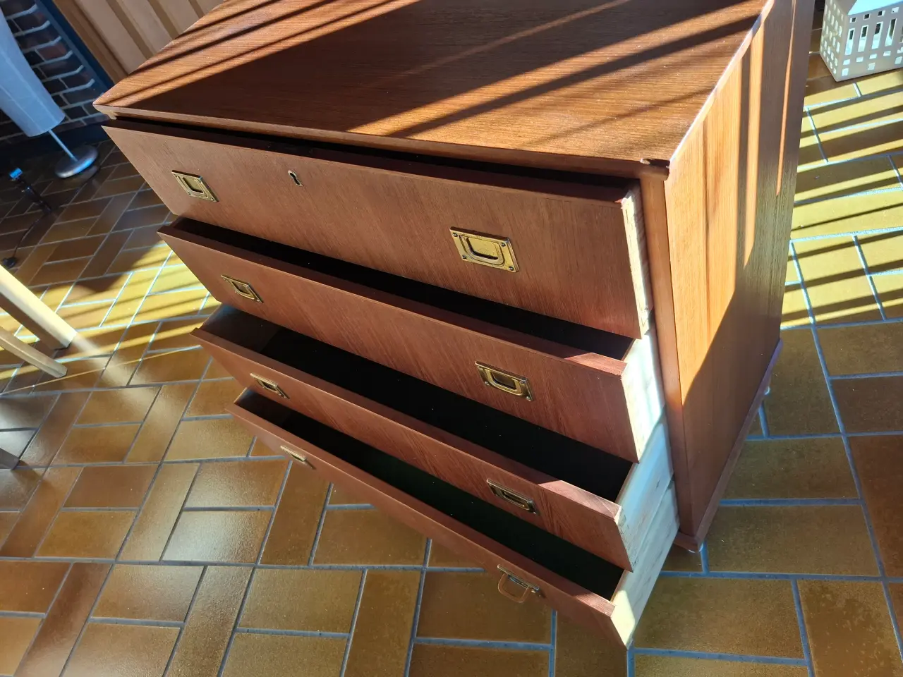 Billede 3 - RESERVERET. Kommode fra 70erne