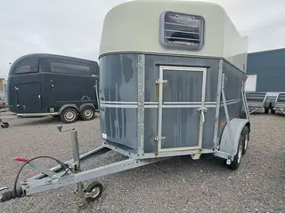 Brugt Pony trailer til 3 ponyer - til en skarp pri