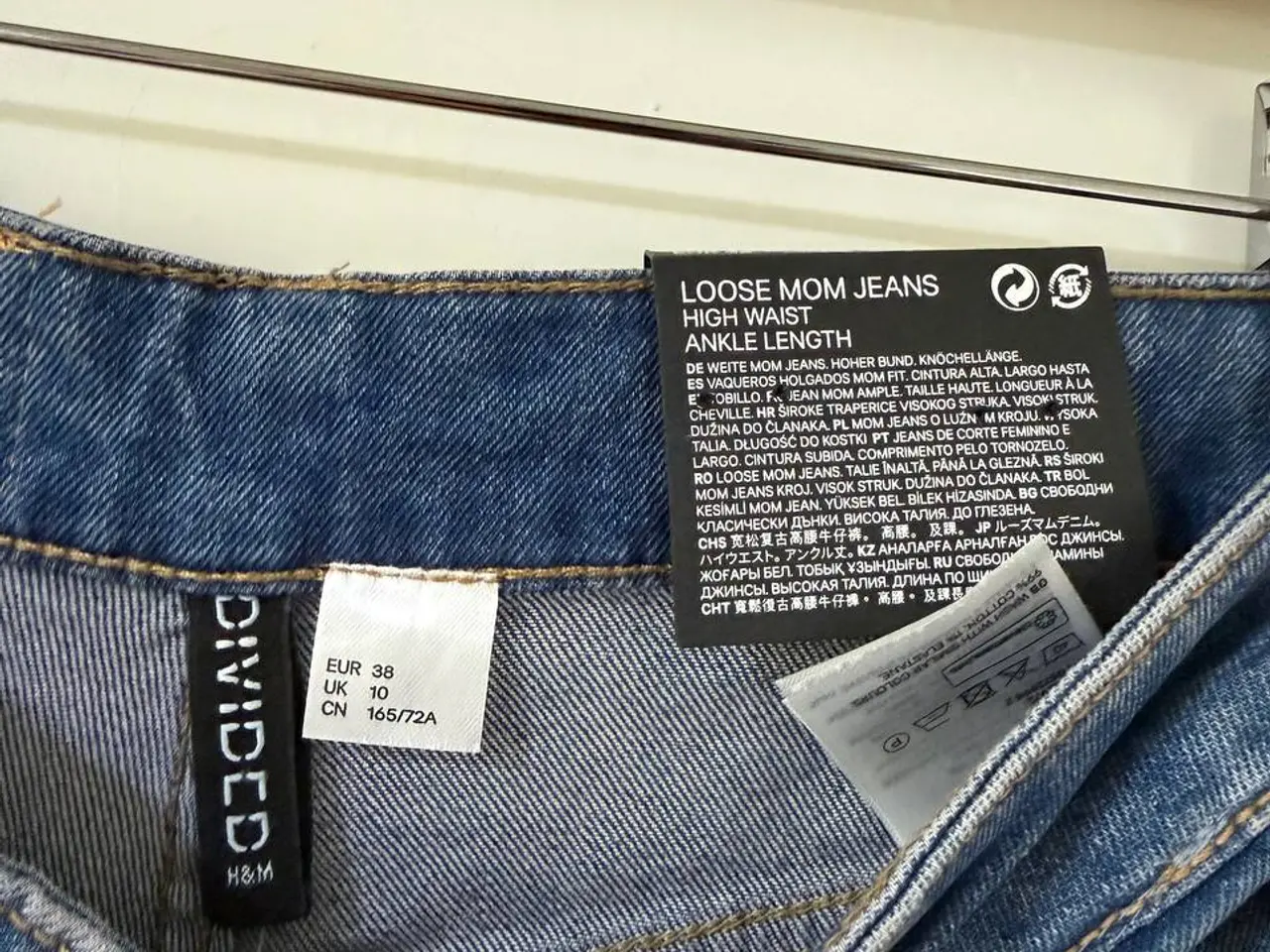 Billede 3 - H&M Divided Loose Mom Jeans – Str. 38 – High Waist