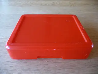 RØD ROSTI MADKASSER M/2 BAKKER