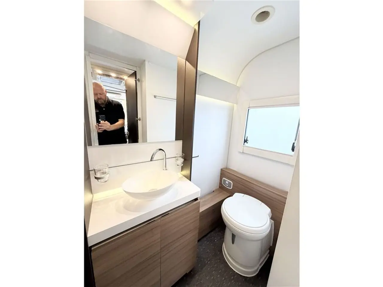Billede 19 - 2016 - Adria Alpina 613 UT   Enkeltsenge-Endebad-Alde-Gulvvarme-Mover