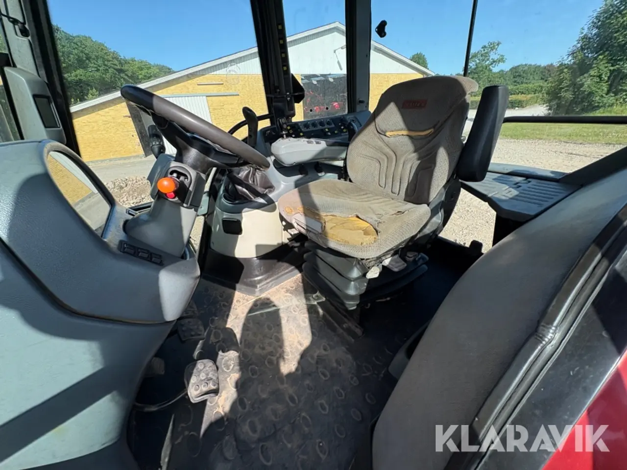 Billede 10 - Traktor Valtra T150 med frontlæsser
