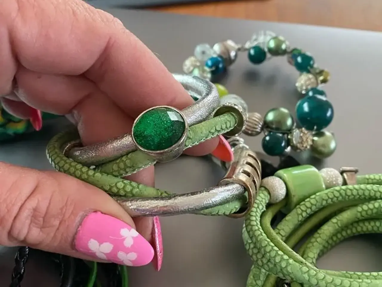 Billede 4 - Flotte grønne armbånd