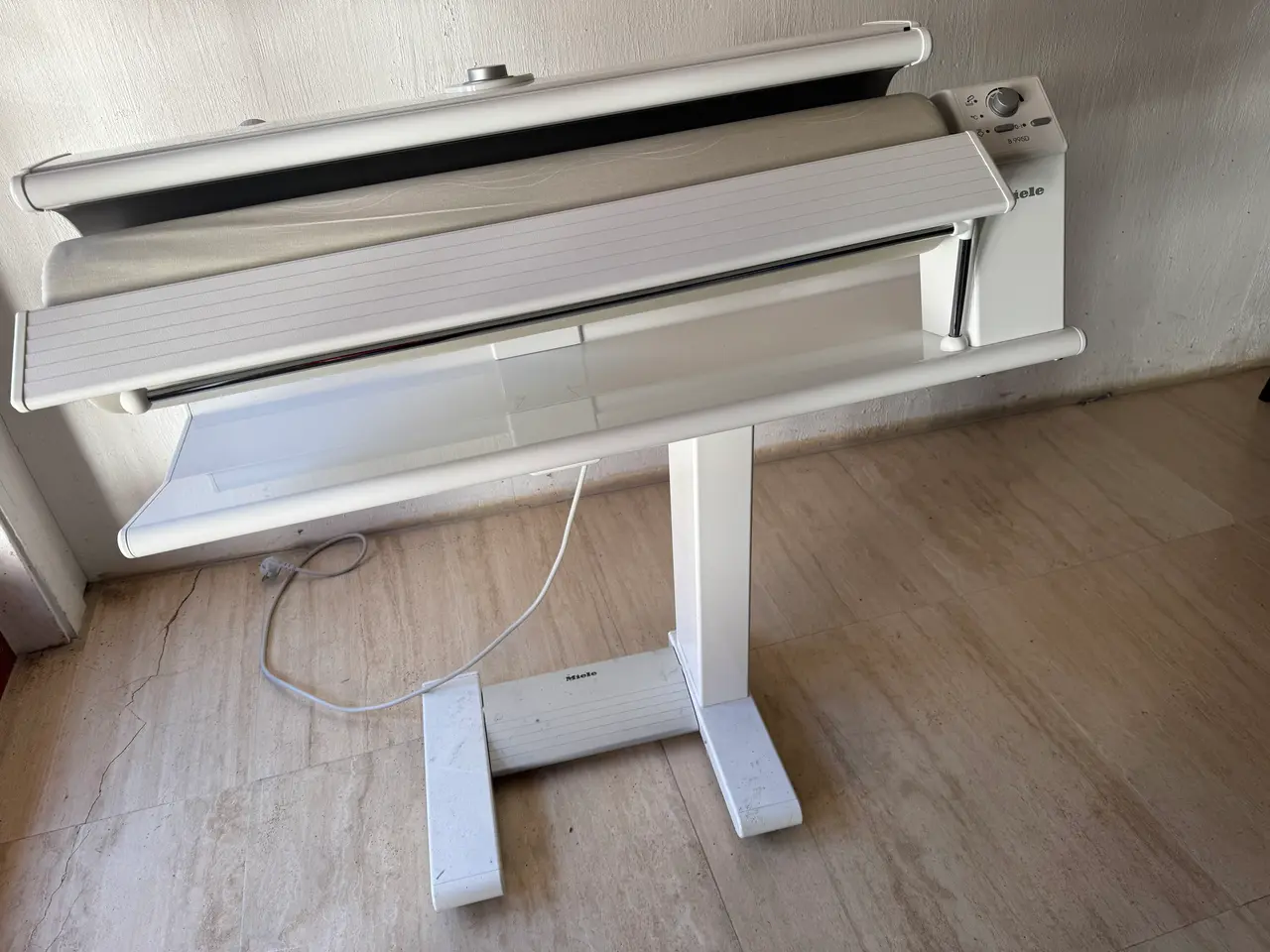 Billede 4 - Miele strygerulle B 995 D med dampfunktion