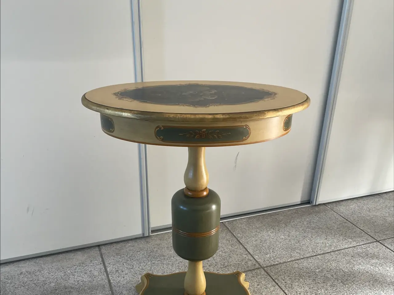 Billede 1 - Ældre malet bord sælges