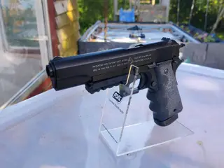 Hardball udstyr + m1911 co2