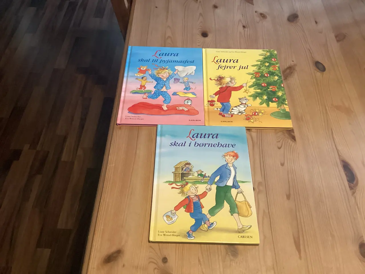 Billede 2 - Emilia og Laura Bøger