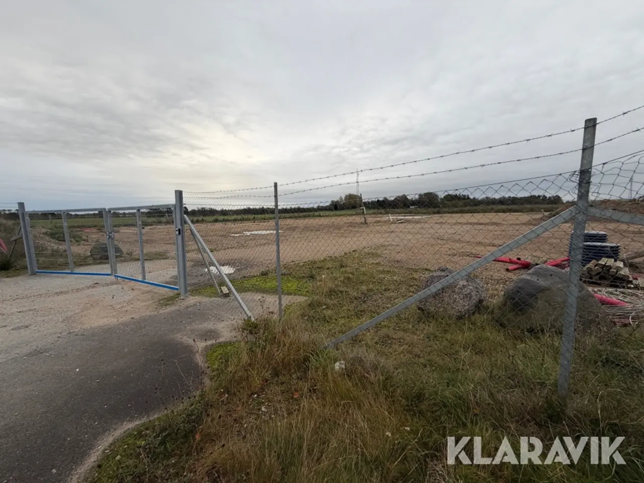 Billede 1 - Hegn med dør og porte, Ishøj, ca. 680 meter