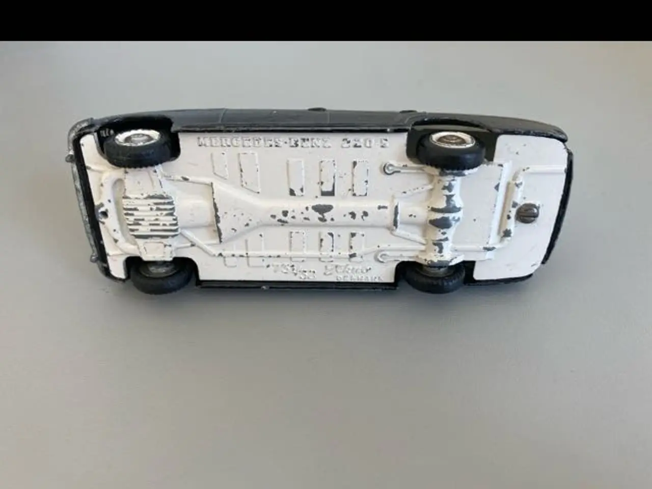 Billede 1 - Tekno Mercedes-Benz 220 s ambulance 